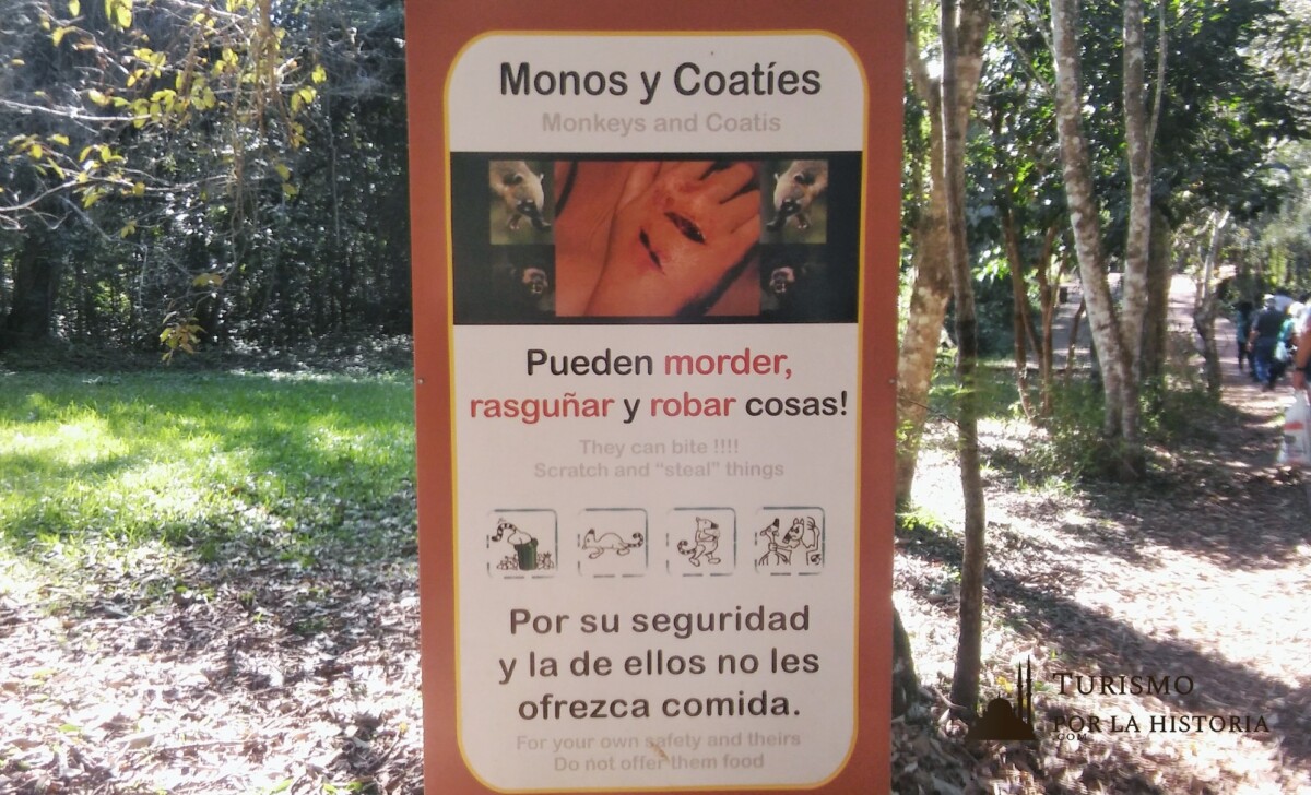 CArtel de precaucion cataratas del Iguazú argentina