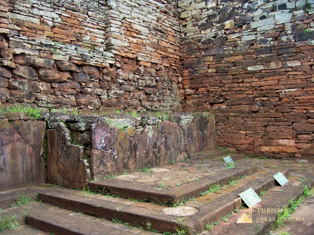 Ruinas del altar de la iglesia de san ignacio